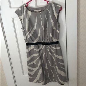 • EUC • Gray/White Printed Sleeveless Dress • XS